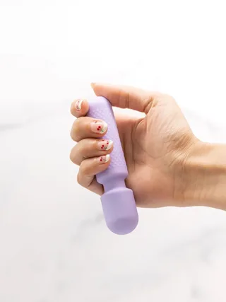 Emojibator : Tiny Wand